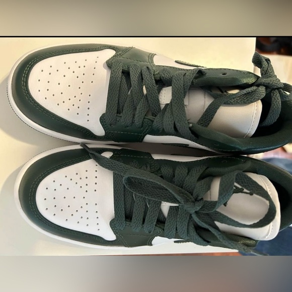 Nike Air Jordan 1 Low - Picture 3 of 4